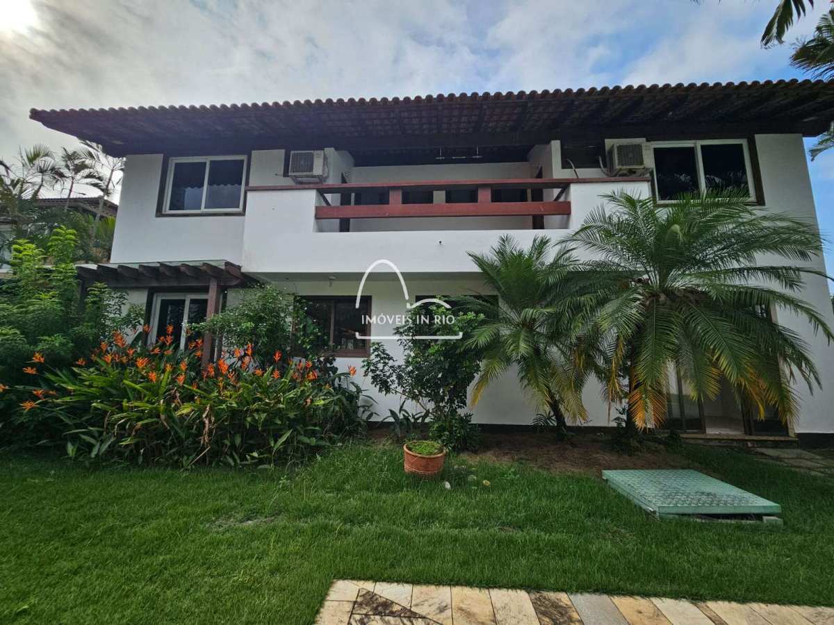 Casa de condomínio à venda, com 5 quartos, 767m²