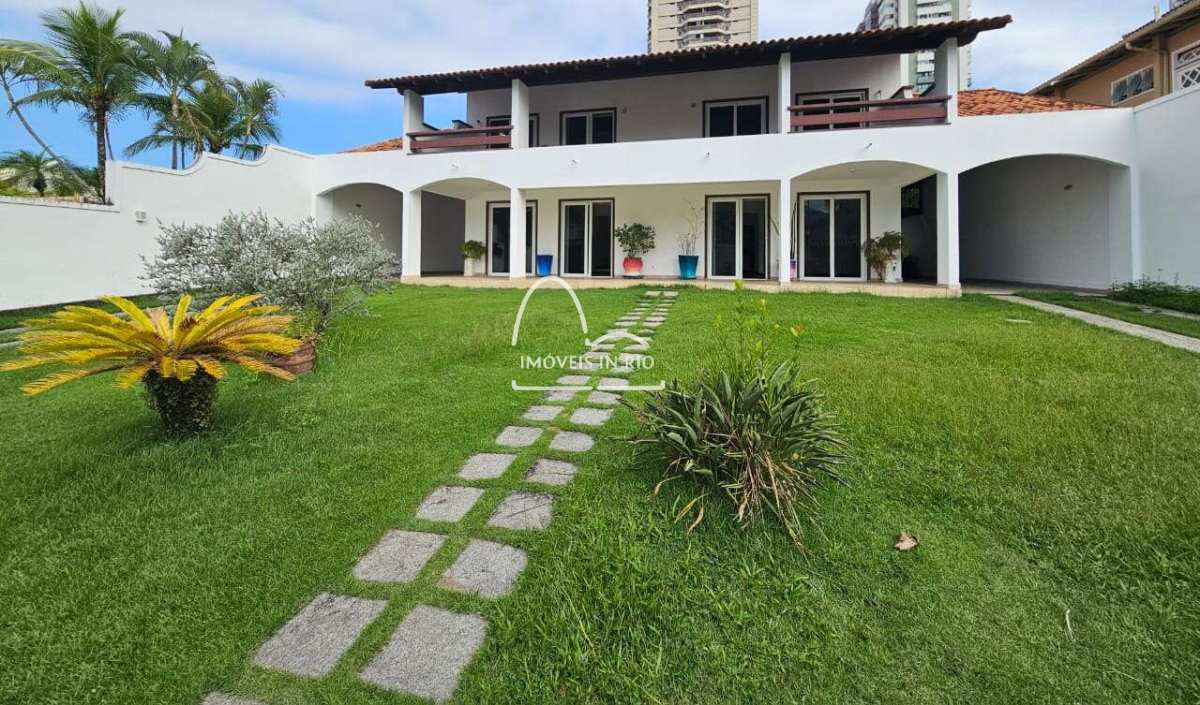  - Casa de condomínio à venda, com 5 quartos, 767m²